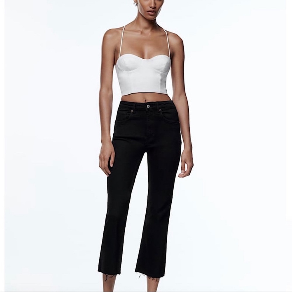 SZ 8 NWT Zara Jeans | Zara Mid-Rise Cropped Flare Denim in Black | New With Tags